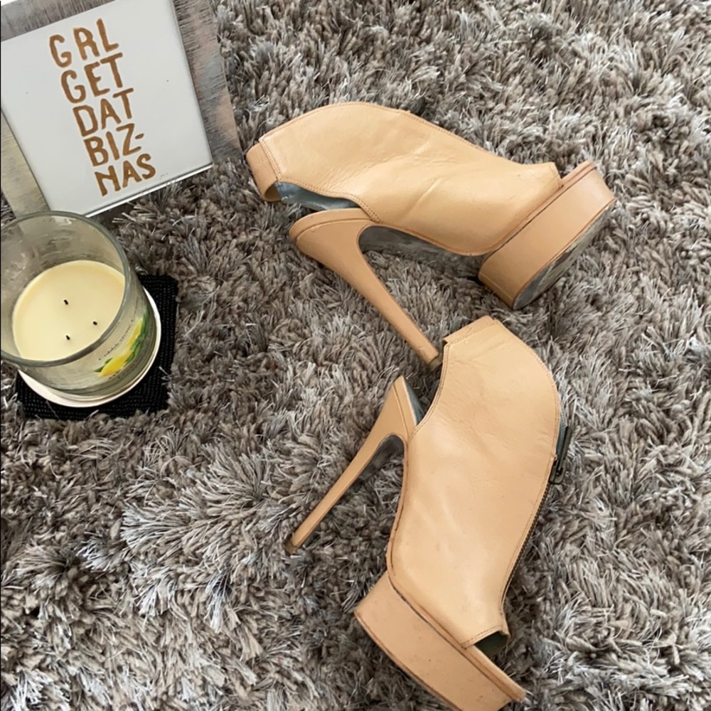 H by Halston Heels peep toe